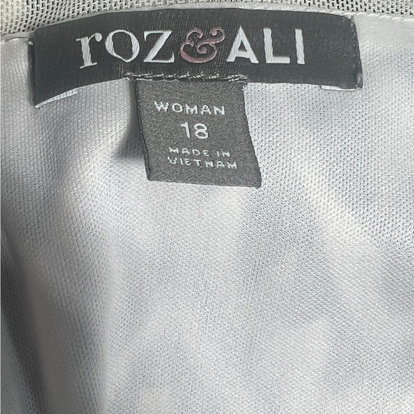 Roz&Ali, Size 18, Sleeveless , Black/White/Tan, Dress. K34 - Picture 2 of 7